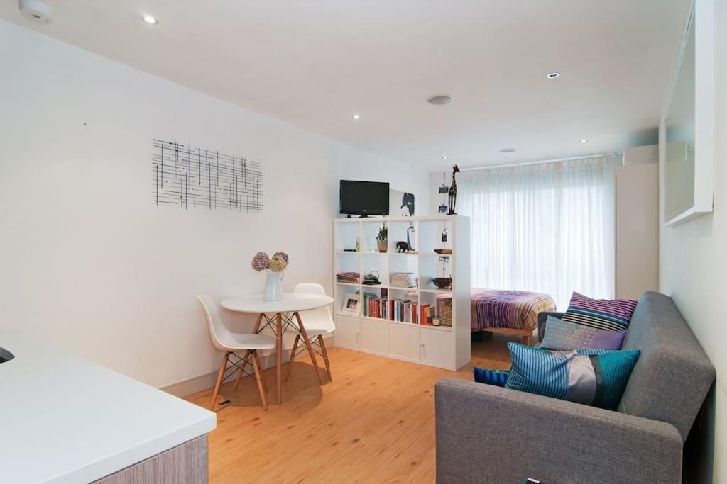 Appartamento Octavia By Bwilde Londra Esterno foto